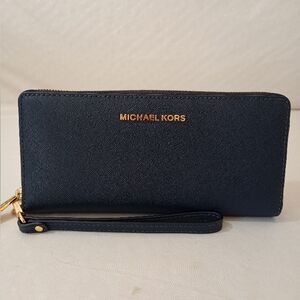 Michael Kors Travel Continental Leather Wallet Wristlet